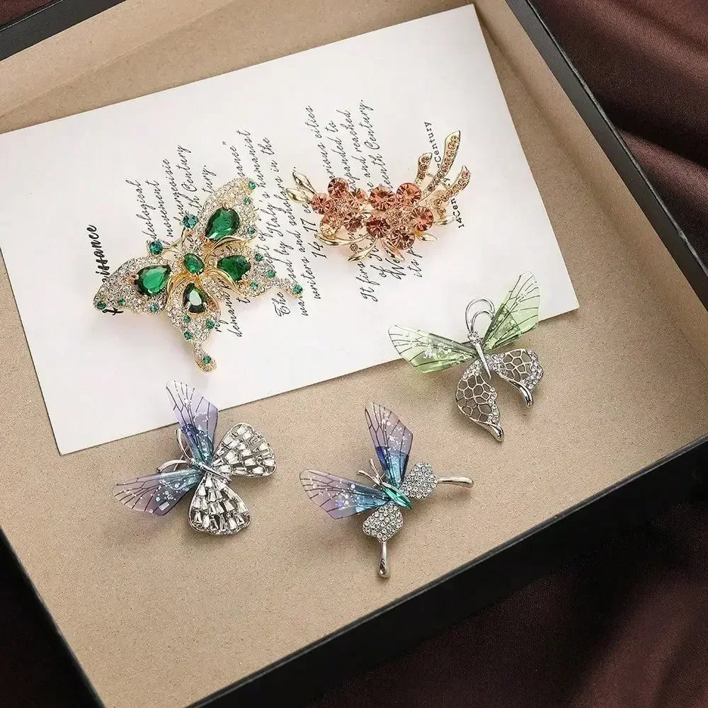 Fashion Diamond Hollow Butterfly Brooch Clothing Accessories Electroplating Alloy Anti-light Jewelry Accessories Corsage