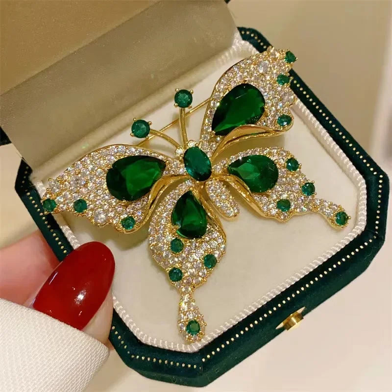 Retro Green Emerald Crystal Butterfly Brooches for Women Elegant Badges Classic Lady Dress Suit Jewelry Accessories Gifts