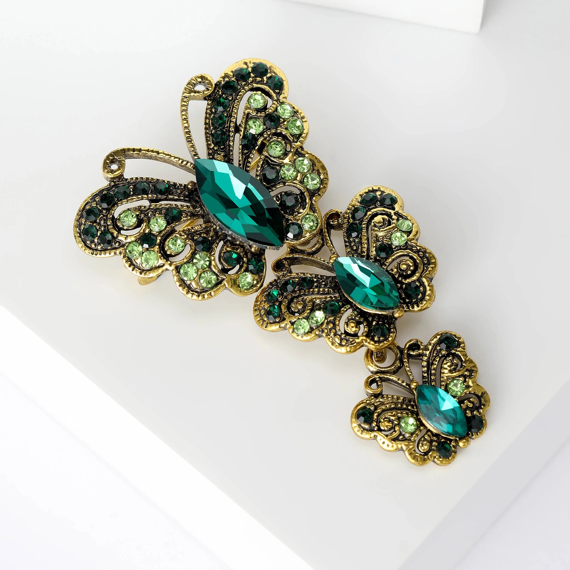 Beaut&Berry Classic Rhinestone Butterfly Brooches for Women Insect Pins Casual Party Accessories New Gifts Friends Decoration