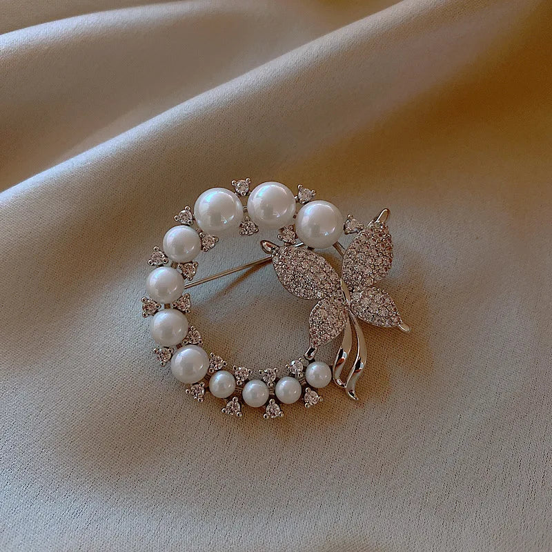 Fashion Pearl and Rhinestone Brooches for Women Baroque Trendy Butterfly Pins Clothes Accessories Wedding Gifts